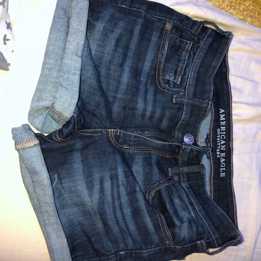 size 8 american eagle shorts perfect condition